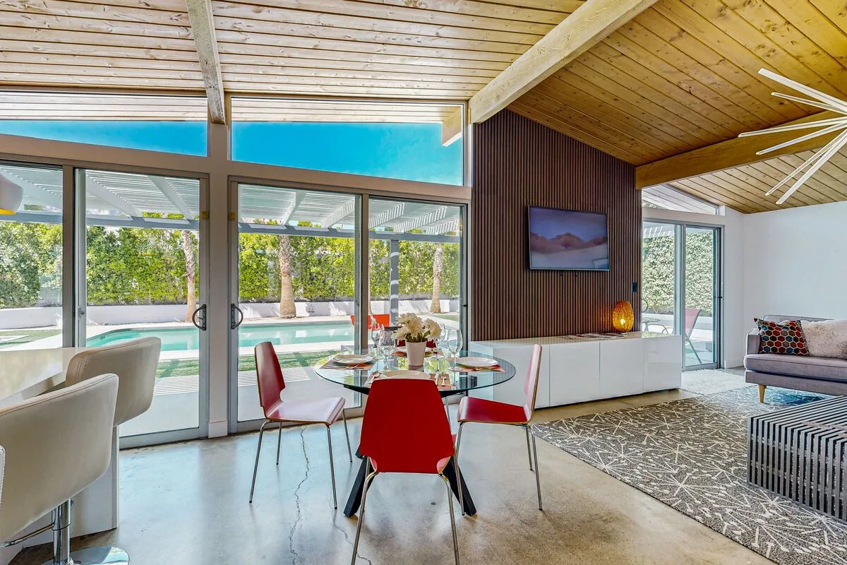 Iconic Mid-Century Modern Escape - 4729