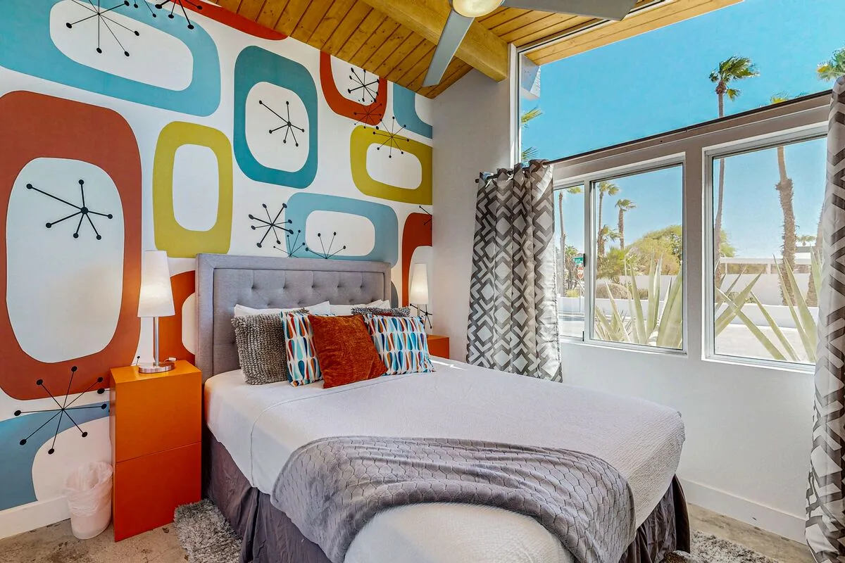 Iconic Mid-Century Modern Escape - 4729