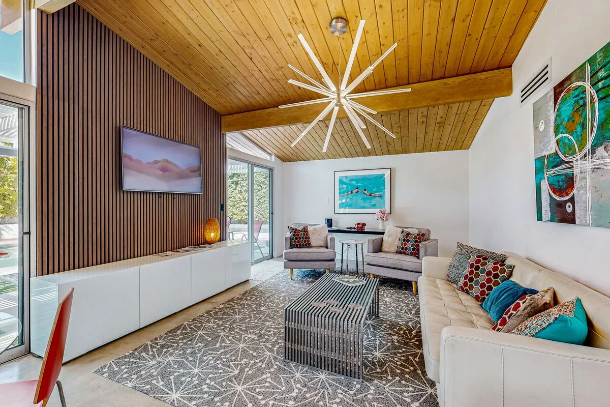 Iconic Mid-Century Modern Escape - 4729
