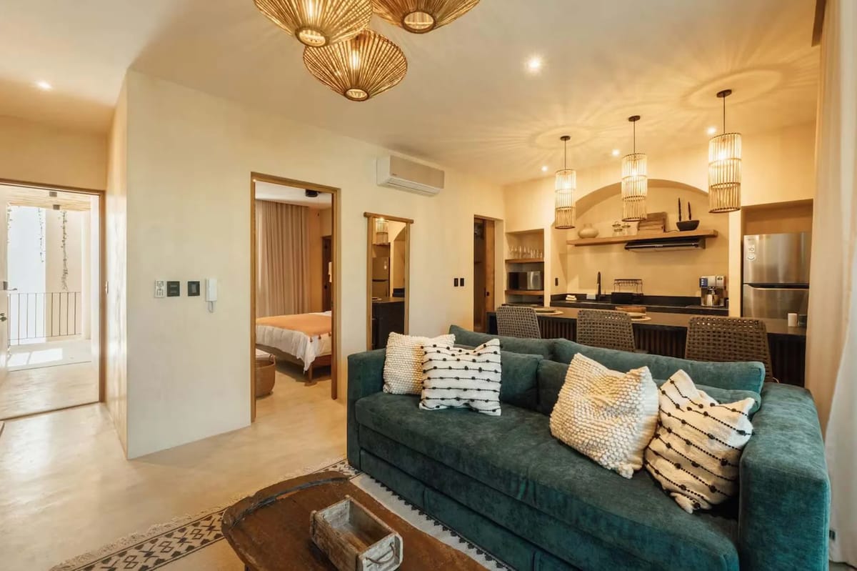 Gorgeous 1BR Apartment w/Pool & Jungle Views