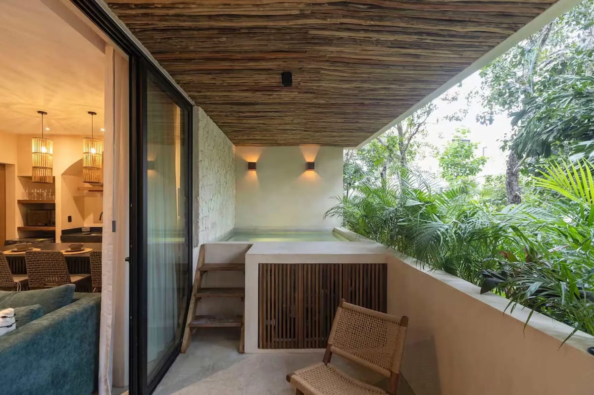 Gorgeous 1BR Apartment w/Pool & Jungle Views