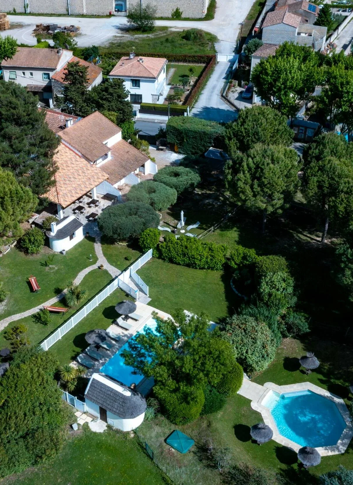 Vista aérea de los terrenos del hotel