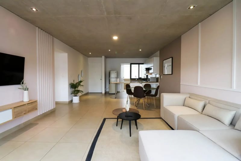 Picturesque 2BR with Balcony in Miraflores