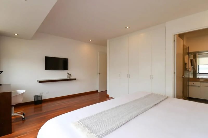 Picturesque 2BR with Balcony in Miraflores
