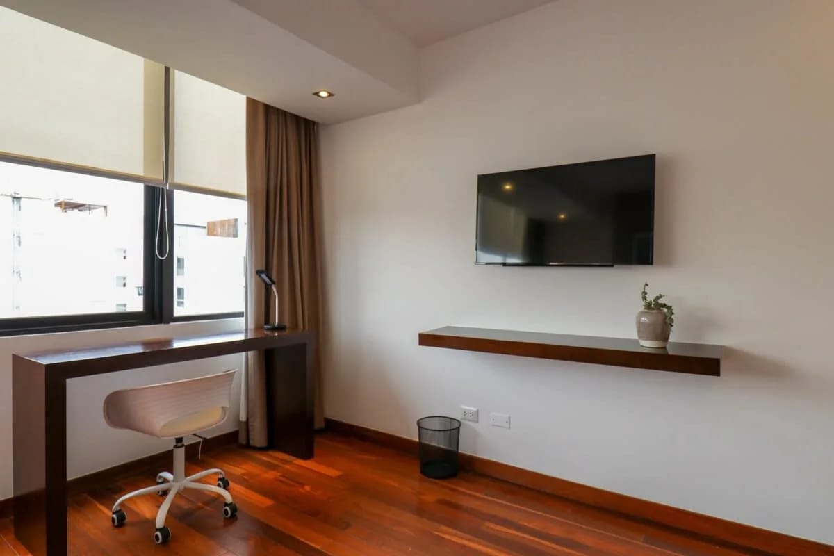 Picturesque 2BR with Balcony in Miraflores