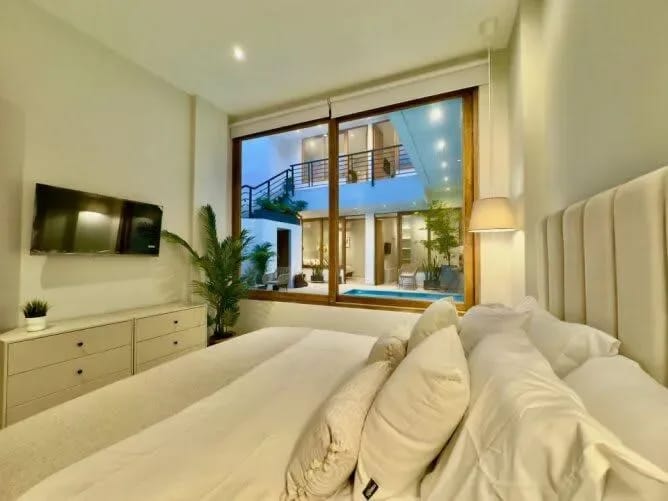 Sleek House wtih Fantastic Pool in CTG