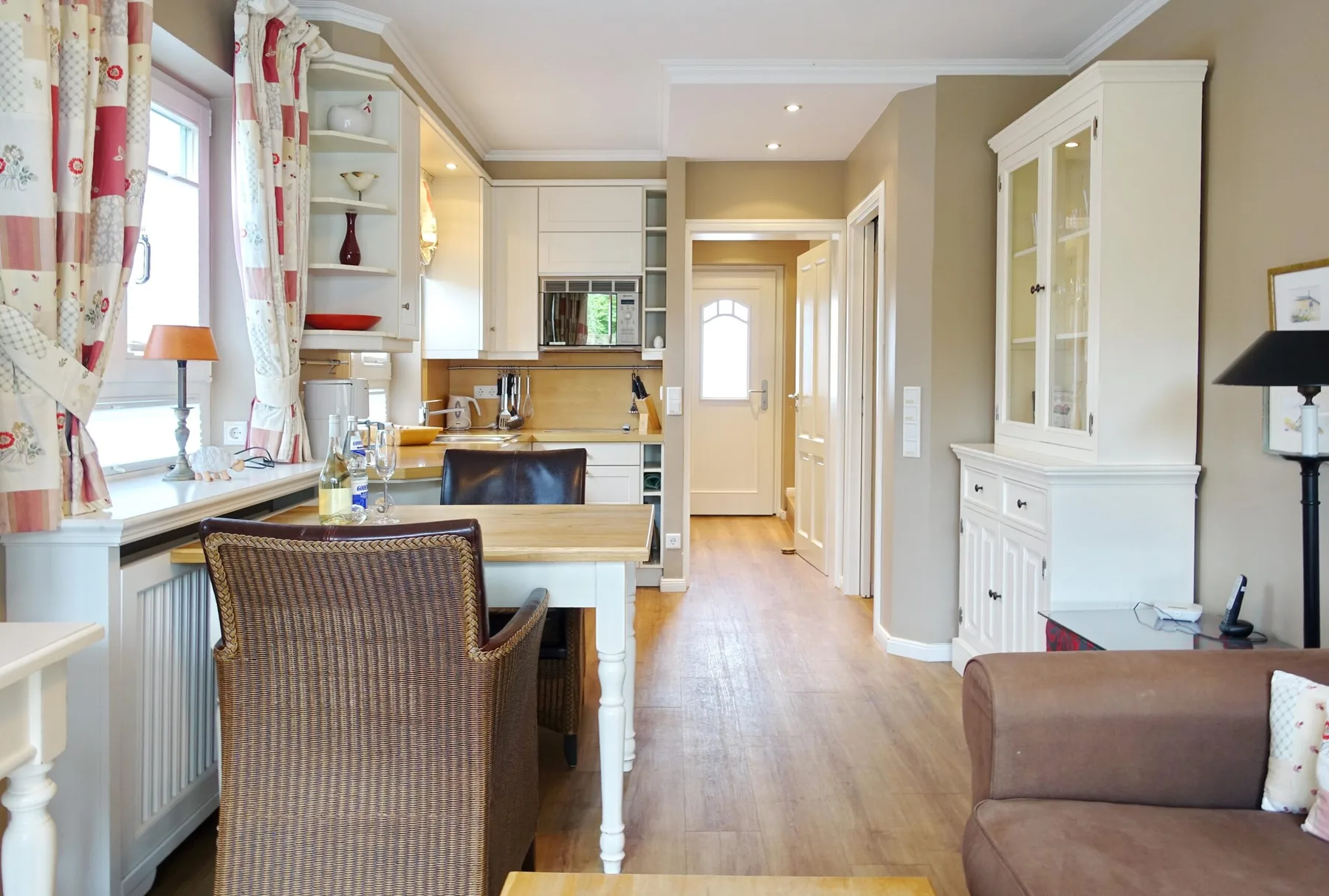 2-Raum Appartement mit ca. 45m ² Nutzfläche im Erd- und Untergeschoss.
