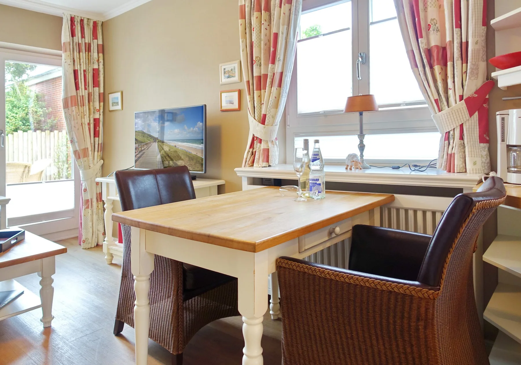 2-Raum Appartement mit ca. 45m ² Nutzfläche im Erd- und Untergeschoss.