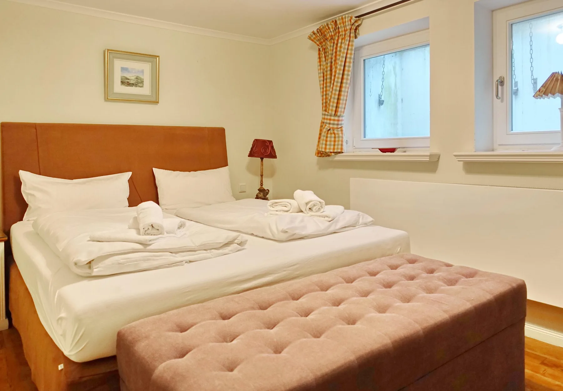 2-Raum Appartement mit ca. 45m ² Nutzfläche im Erd- und Untergeschoss.
