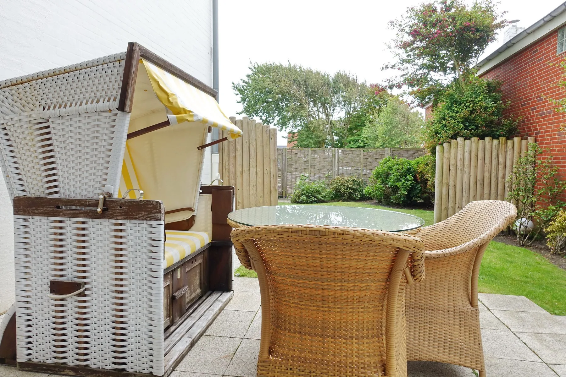 2-Raum Appartement mit ca. 45m ² Nutzfläche im Erd- und Untergeschoss.