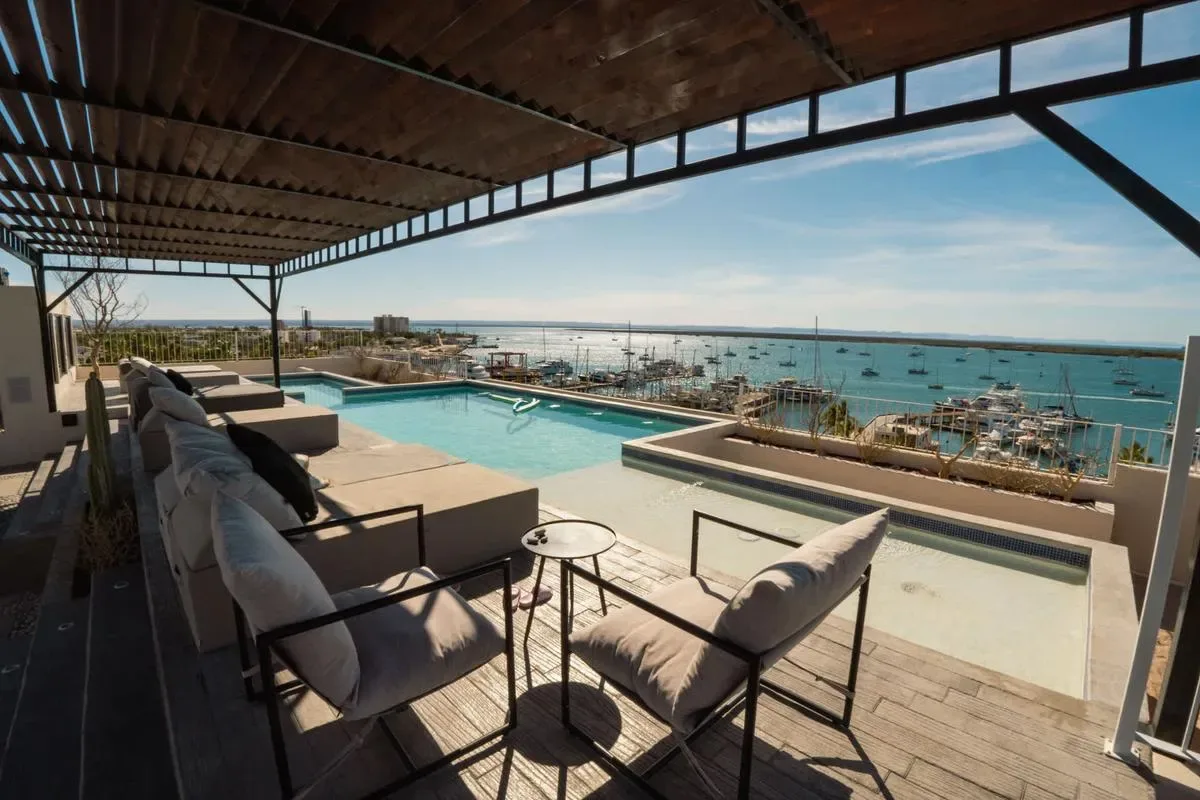 Bright 2BR Apartment w/ Seaview in La Paz