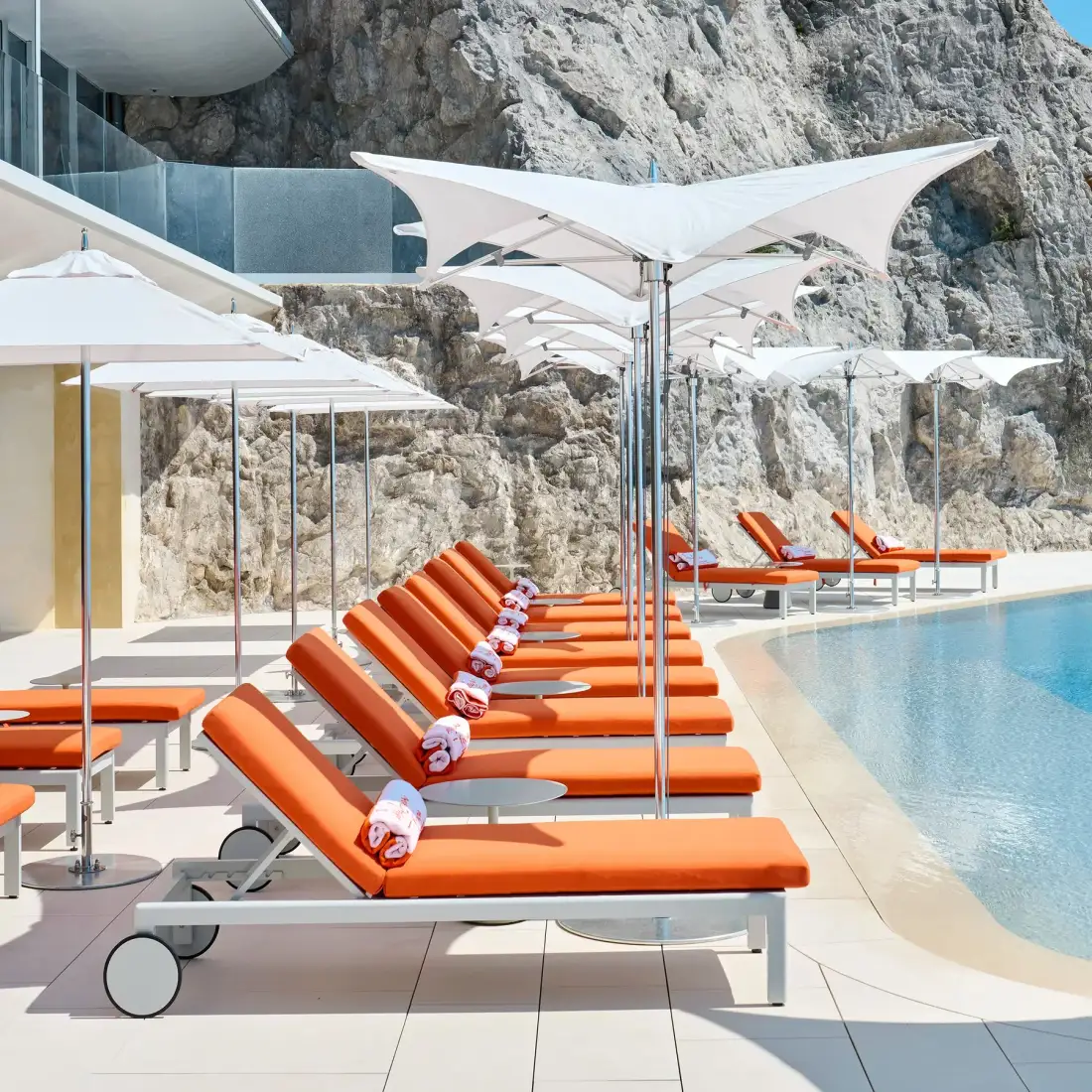 Piscina del hotel