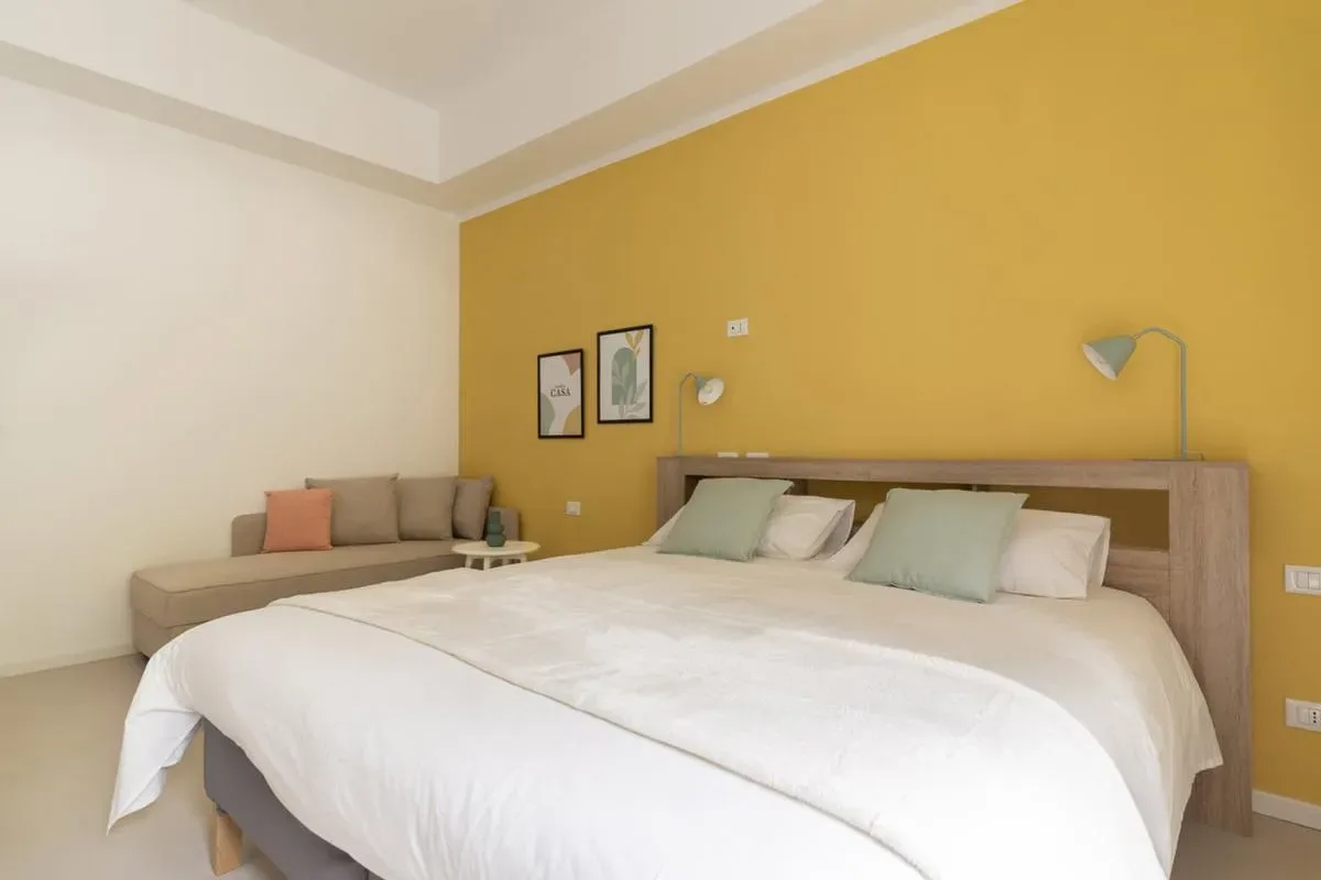 Charming 2BR w/ AC Steps from Navigli Canals