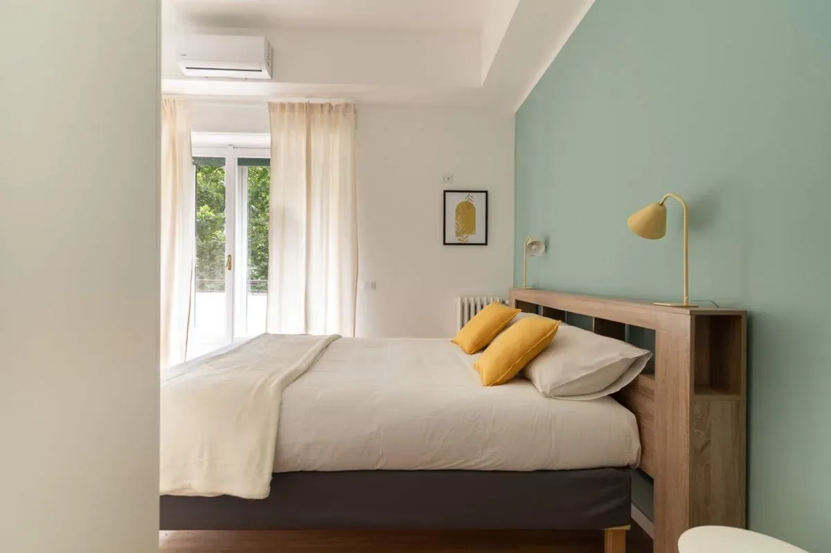 Charming 2BR w/ AC Steps from Navigli Canals