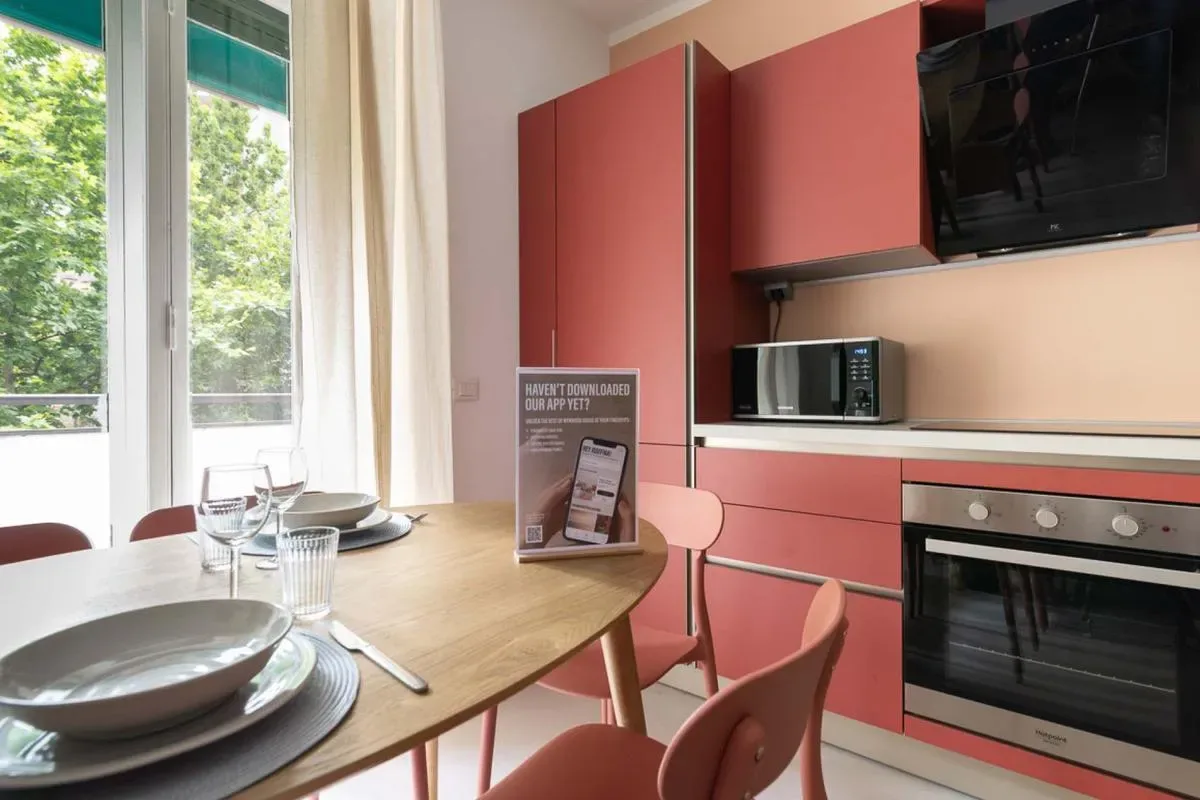 Charming 2BR w/ AC Steps from Navigli Canals