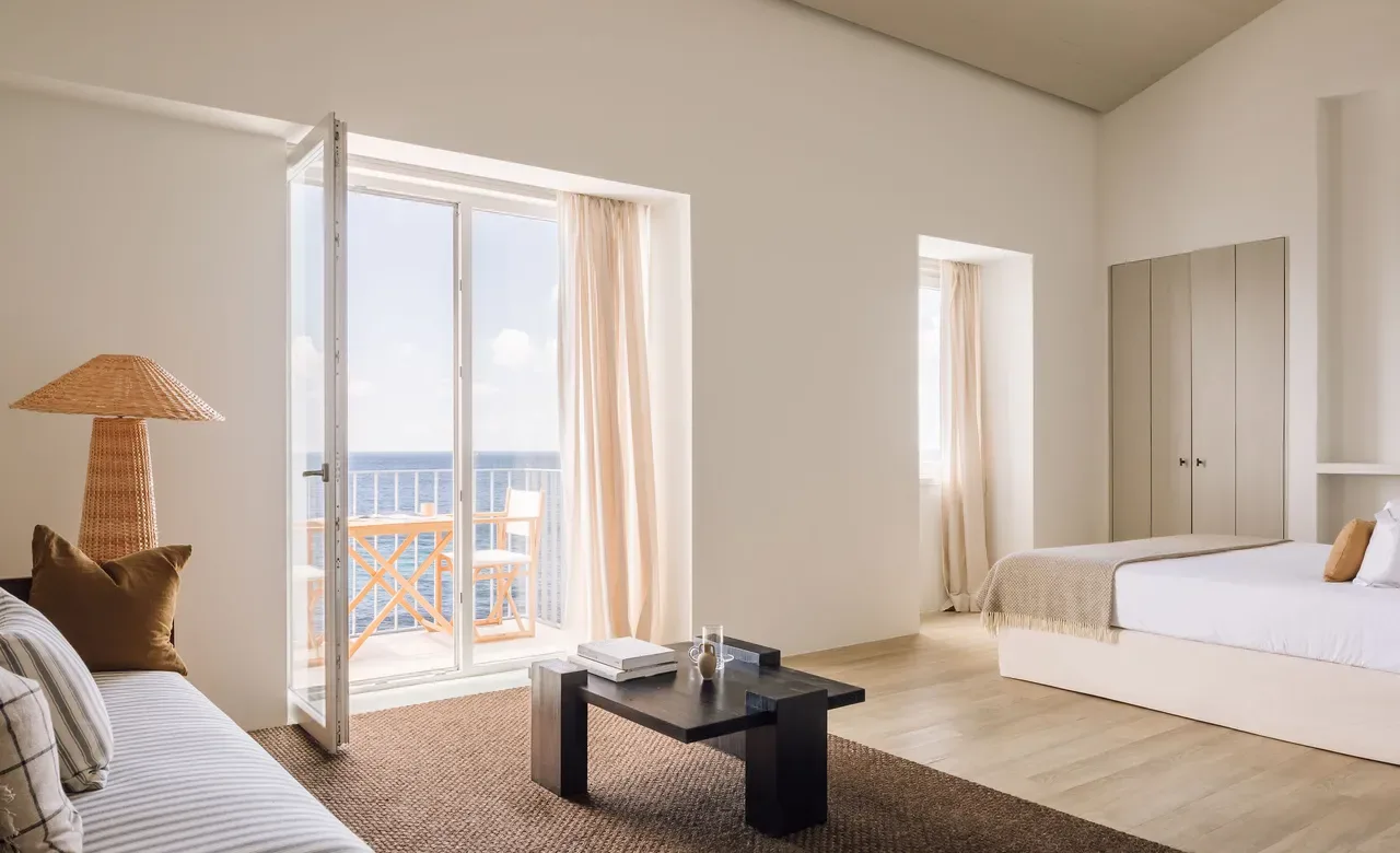 White Exclusive Suites & Villas