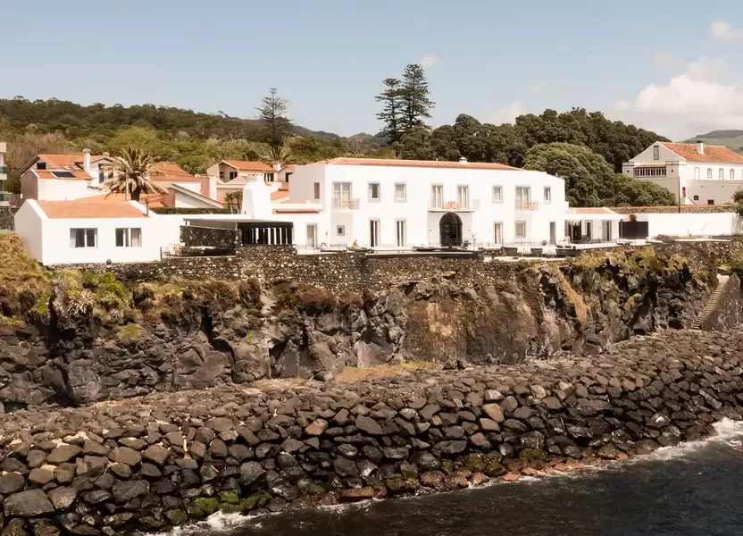 White Exclusive Suites & Villas