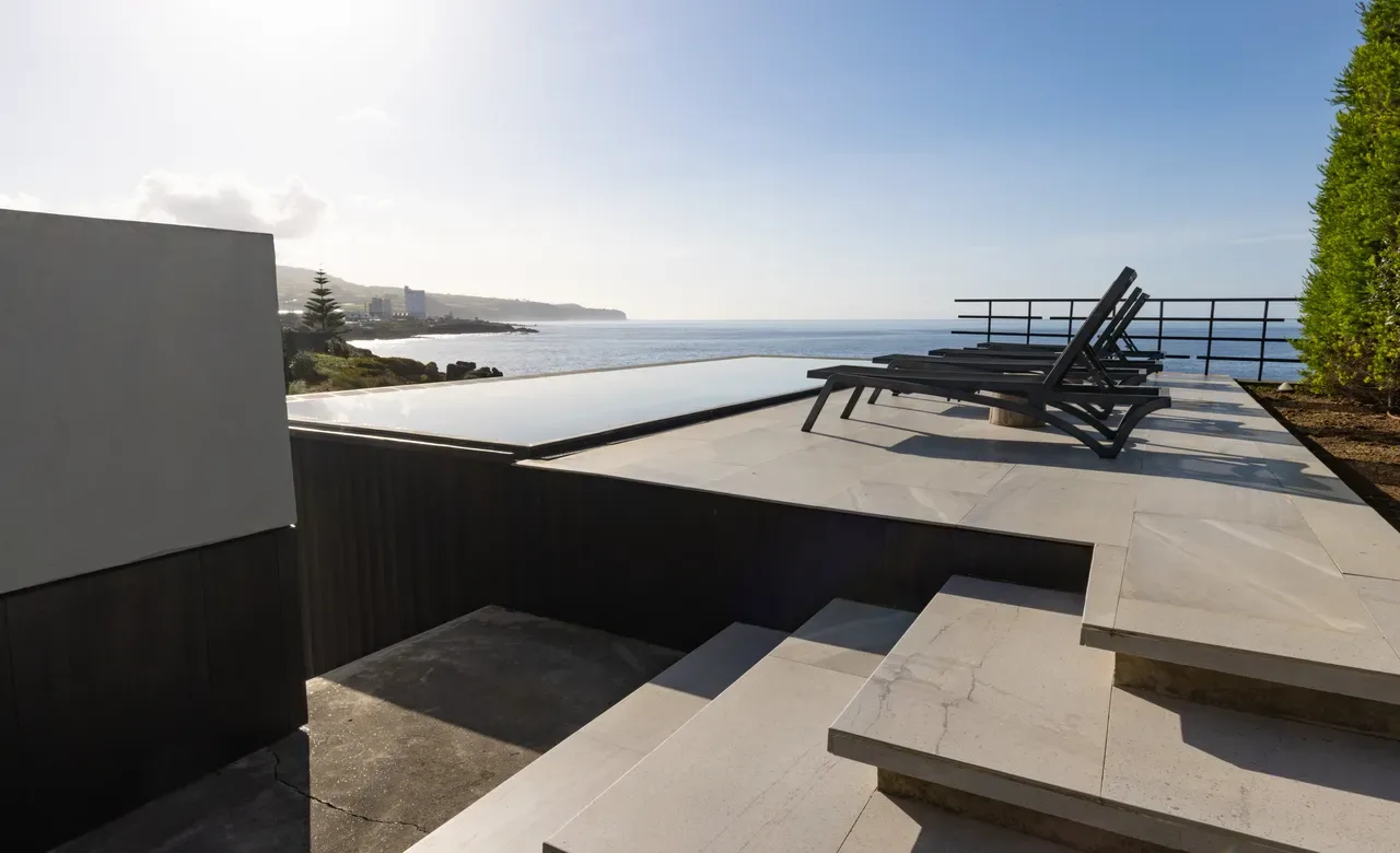 White Exclusive Suites & Villas