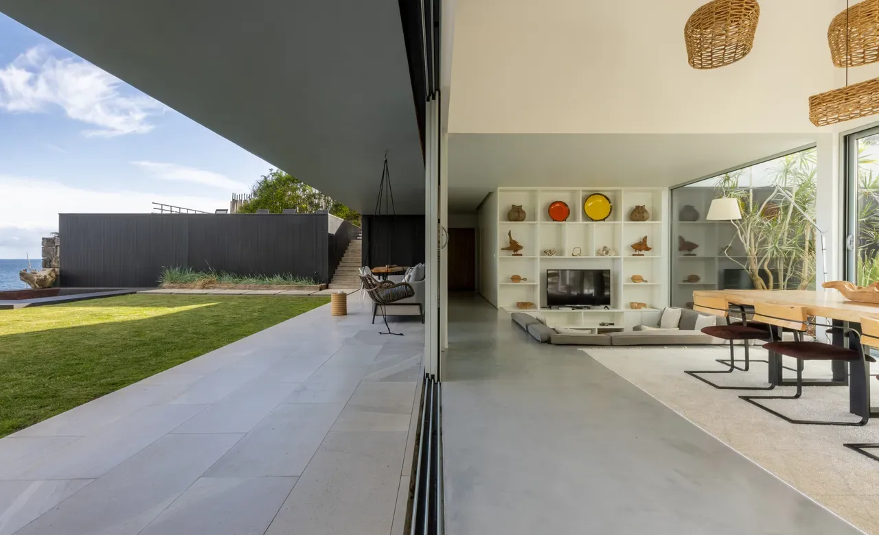 White Exclusive Suites & Villas