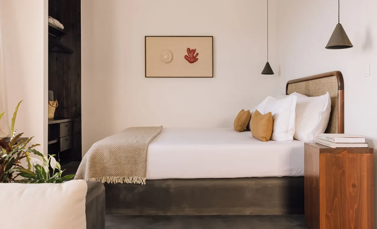 White Exclusive Suites & Villas