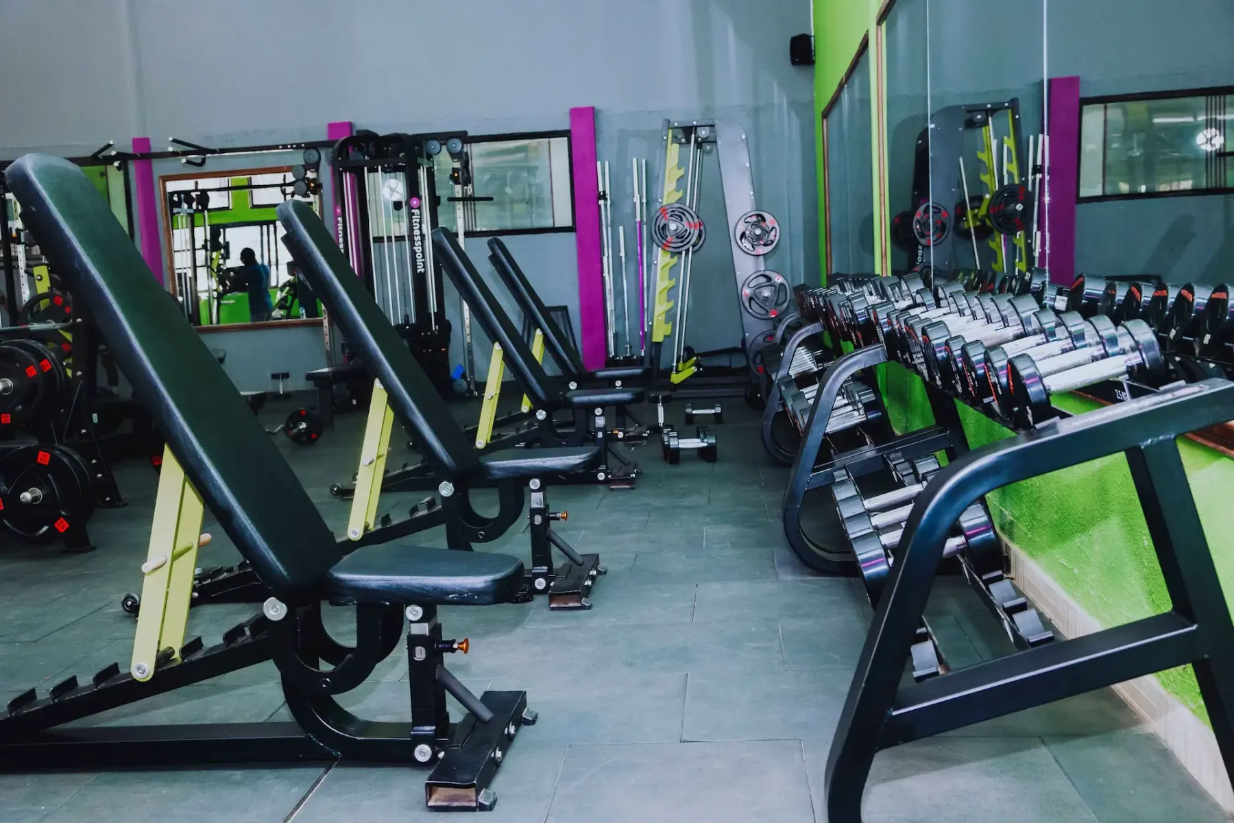 Equipamiento del gimnasio Fitness Point