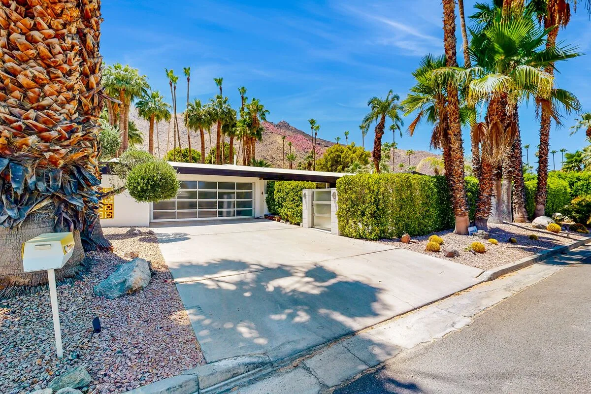 Palm Springs Luxury Retreat