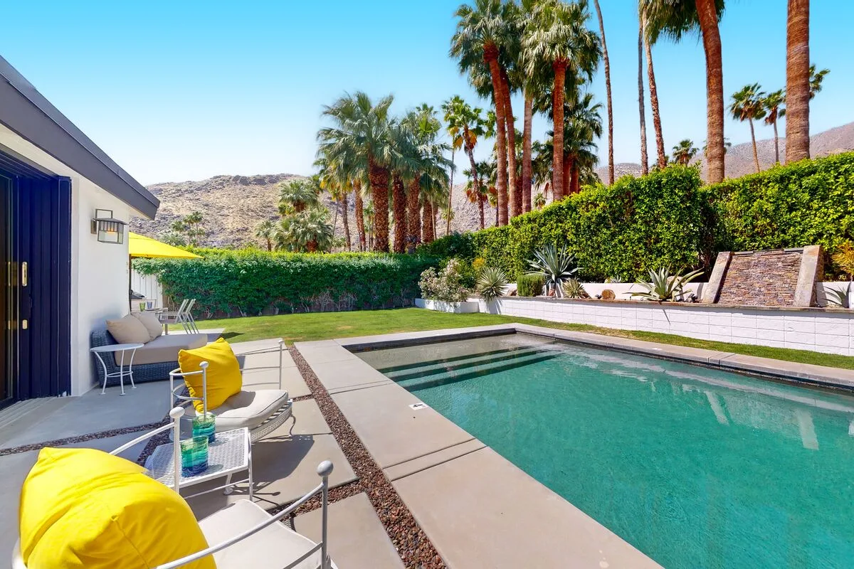 Palm Springs Luxury Retreat