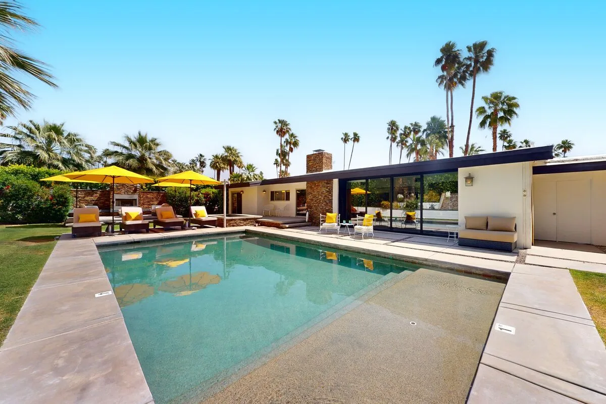 Palm Springs Luxury Retreat
