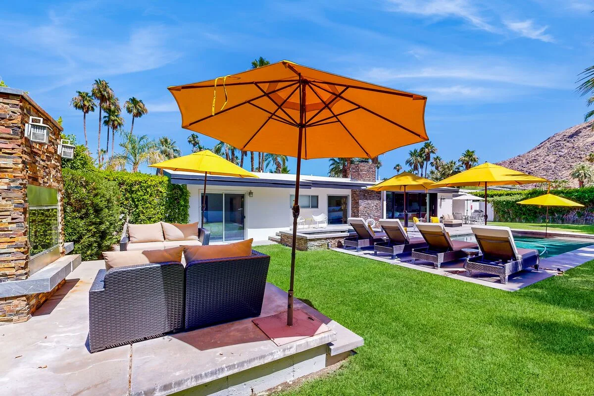 Palm Springs Luxury Retreat
