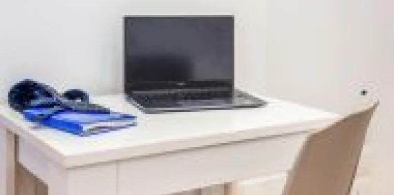 GuestHost - Central & Elegant Room a due passi dalla stazione
