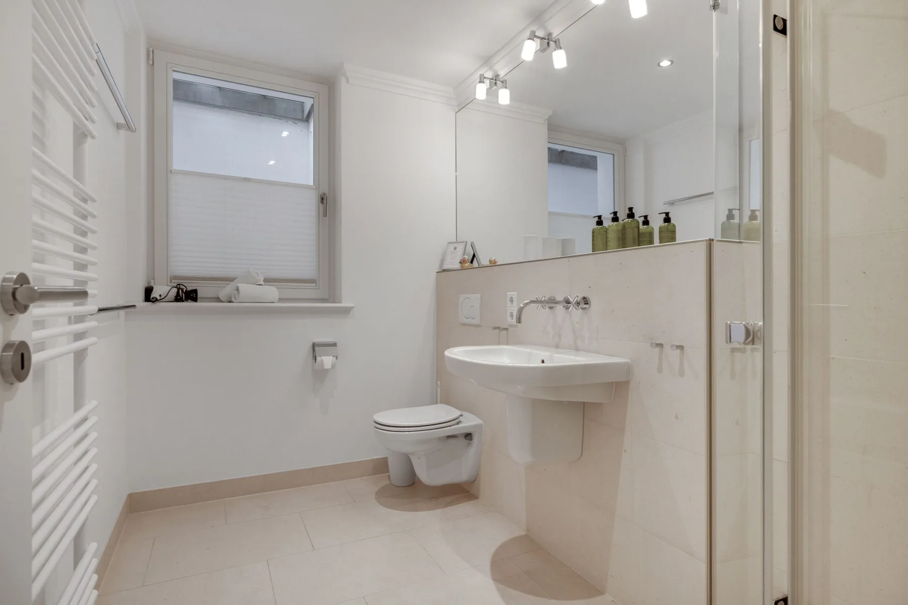 Hausteil im EG/UG/OG/DG, ca. 142 m² Nutzfläche