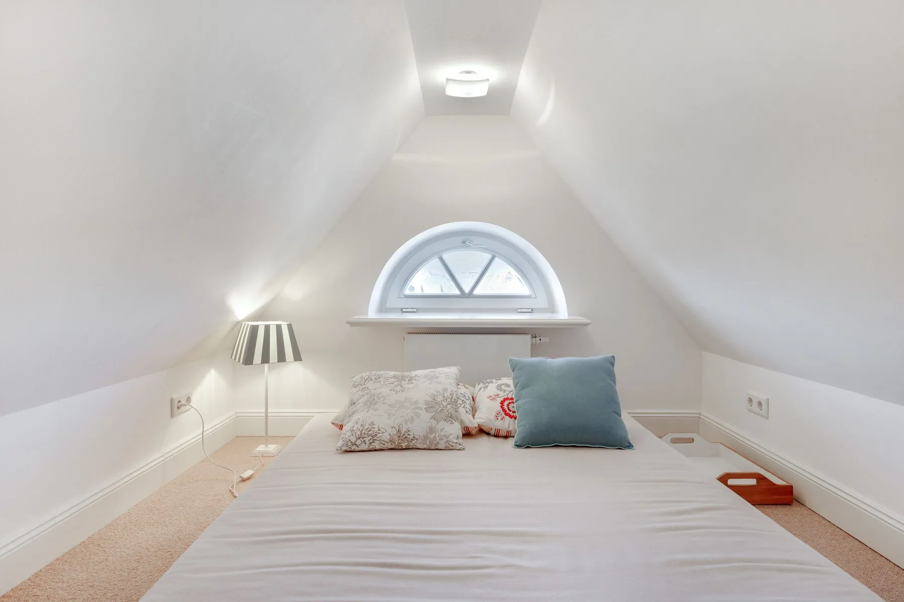 Hausteil im EG/UG/OG/DG, ca. 142 m² Nutzfläche