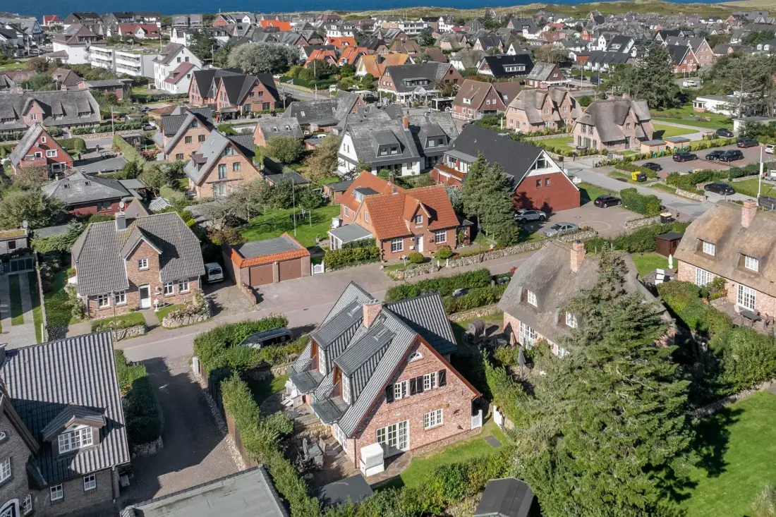 Hausteil im EG/UG/OG/DG, ca. 142 m² Nutzfläche