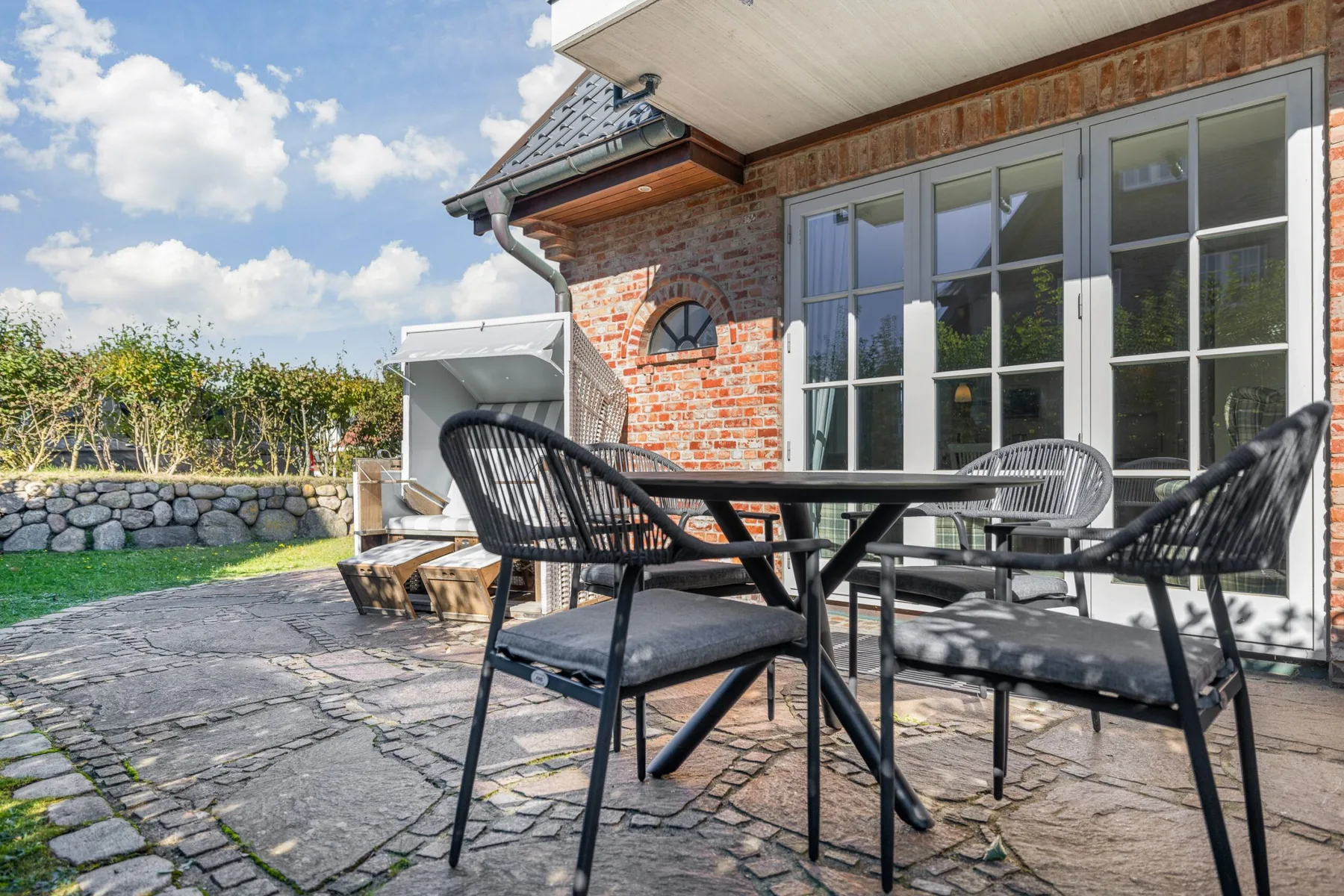 Hausteil im EG/UG/OG/DG, ca. 142 m² Nutzfläche