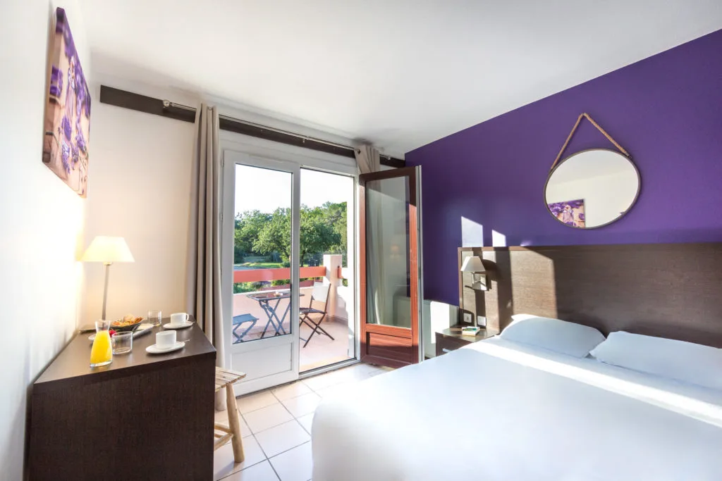 Cama de la habitación estándar