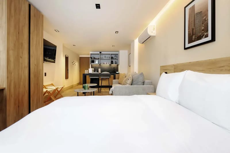 Stylish Loft w/ Balcony in Parque Mexico