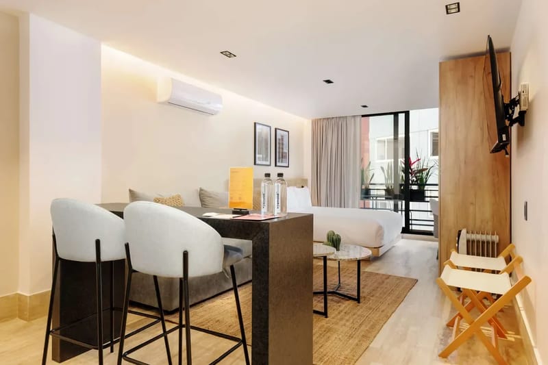 Stylish Loft w/ Balcony in Parque Mexico