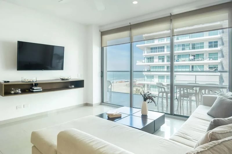 Luxury 2BR w/ Balcony in Sunset Beach