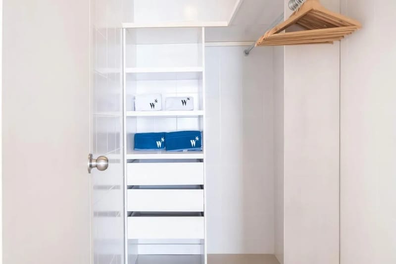 Luxury 2BR w/ Balcony in Sunset Beach