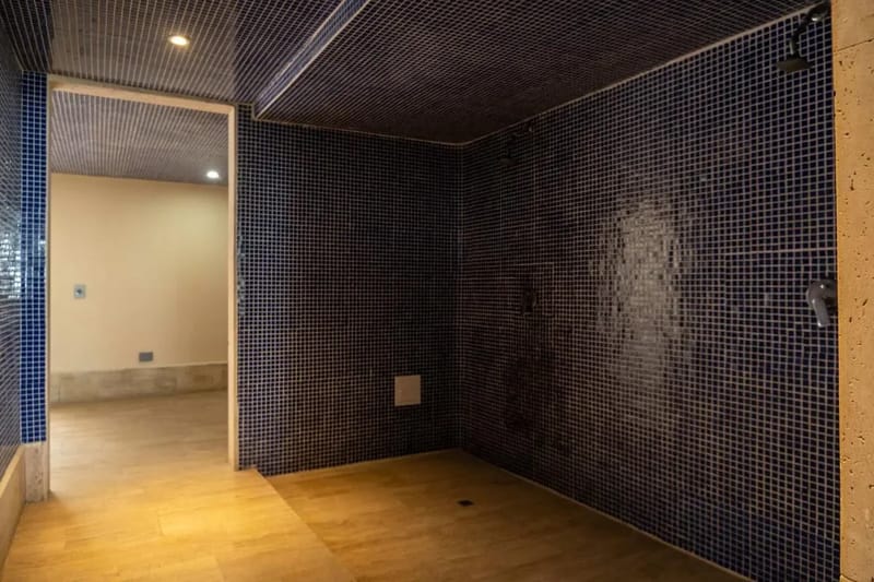 Luxury 2BR w/ Balcony in Sunset Beach