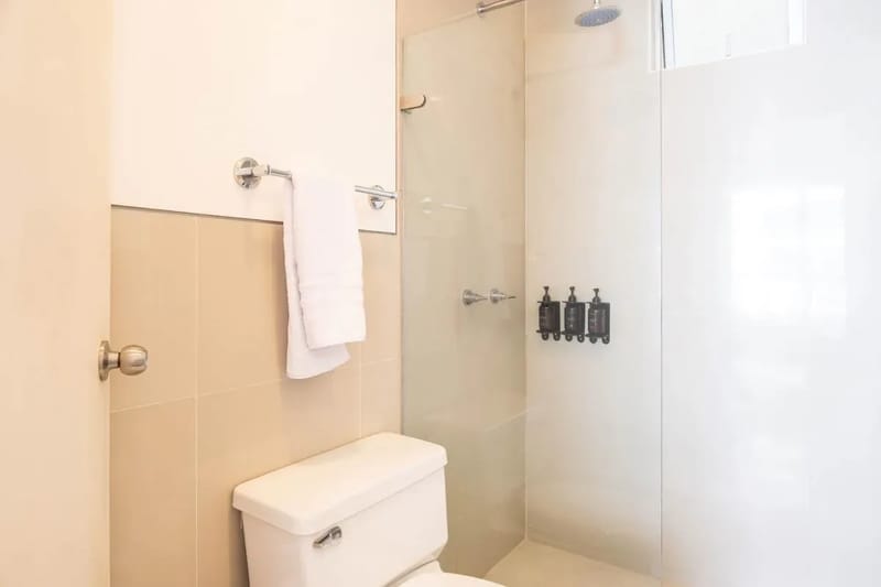 Luxury 2BR w/ Balcony in Sunset Beach