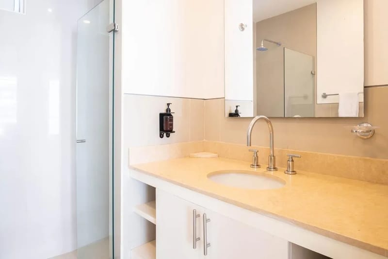 Luxury 2BR w/ Balcony in Sunset Beach
