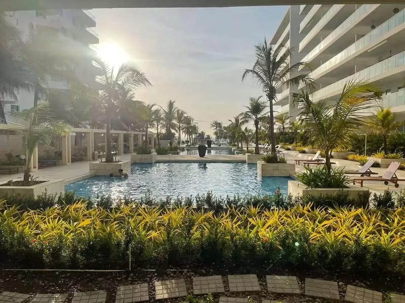 Luxury 2BR w/ Balcony in Sunset Beach