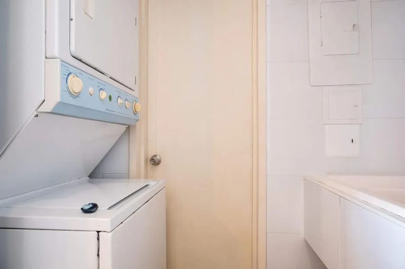 Luxury 2BR w/ Balcony in Sunset Beach