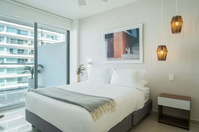 Luxury 2BR w/ Balcony in Sunset Beach