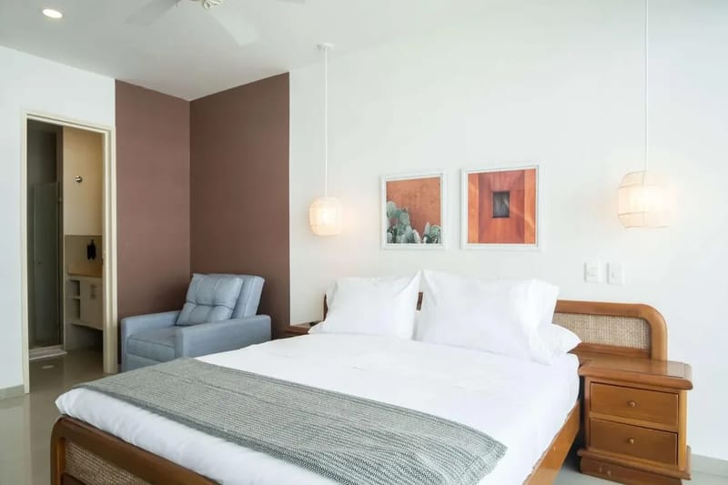 Luxury 2BR w/ Balcony in Sunset Beach