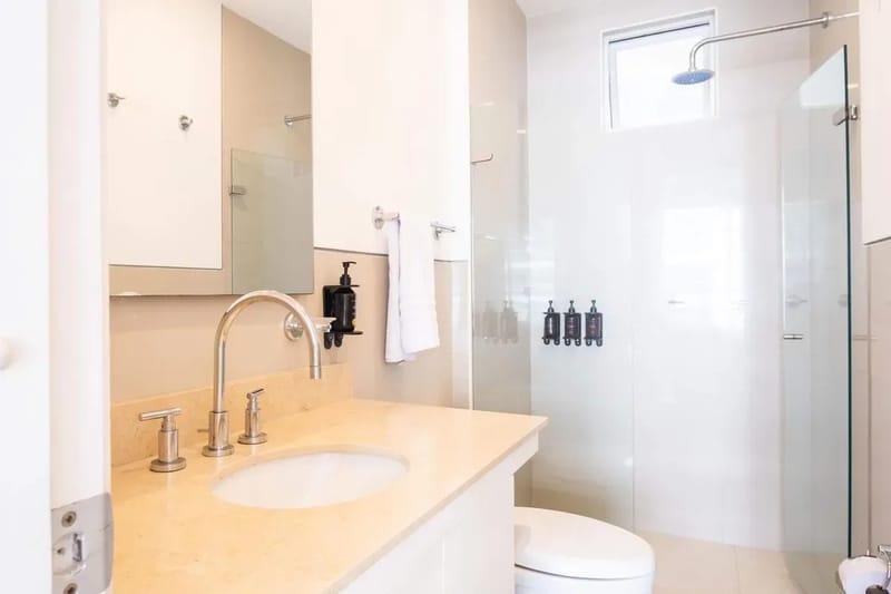 Luxury 2BR w/ Balcony in Sunset Beach