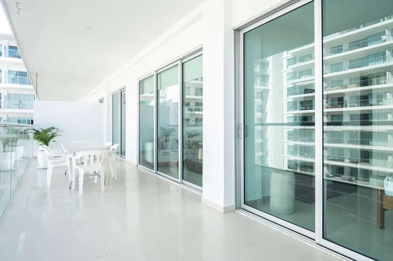 Luxury 2BR w/ Balcony in Sunset Beach