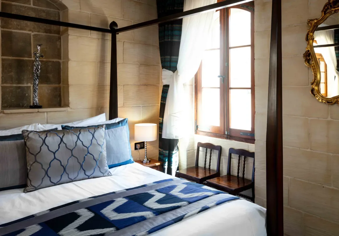 Habitación de Castille con cama con dosel