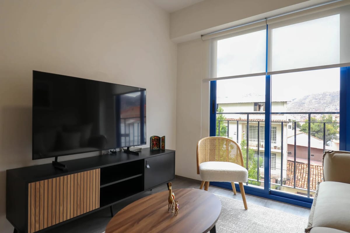 Sunny 1BR in Historic Cusco w/ Balcony
